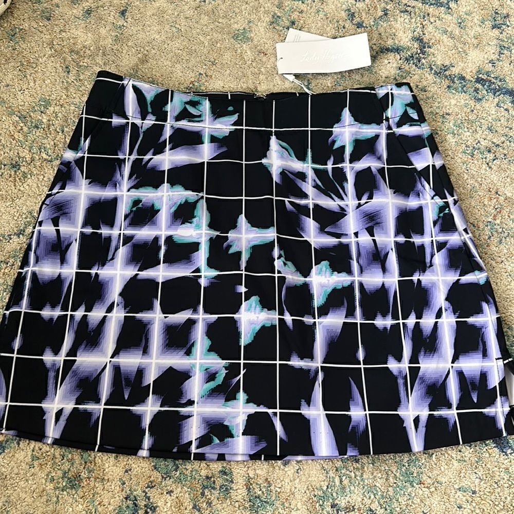 NWT Lady Hagen Vintage Printed Floral Skort